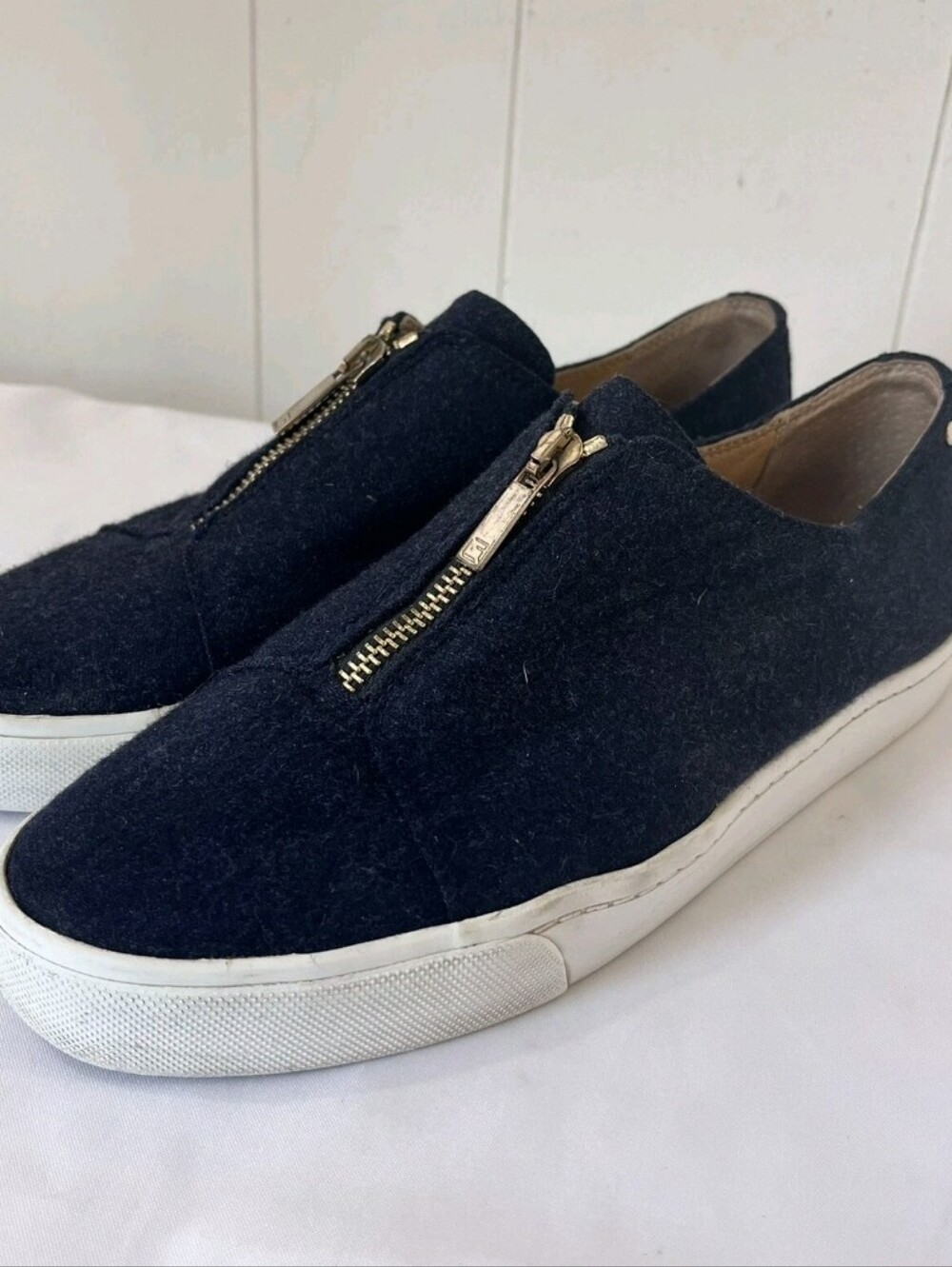 Sneakers in Navy Wool Leather Inner.Condition - Pre-owned. In excellent condit